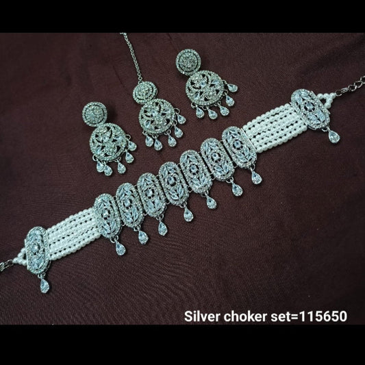 Moonlit Pearl Choker