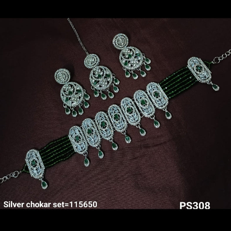 Moonlit Pearl Choker