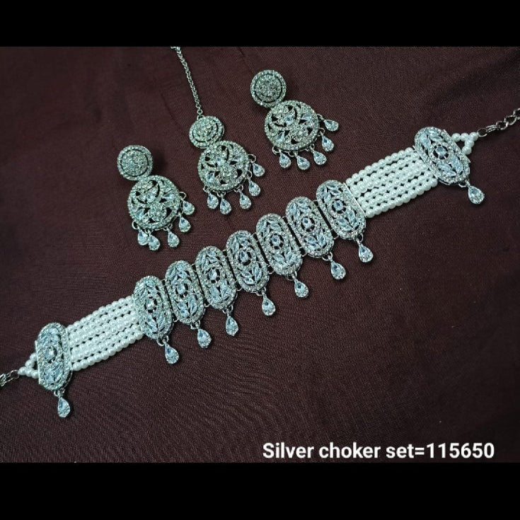 Moonlit Pearl Choker