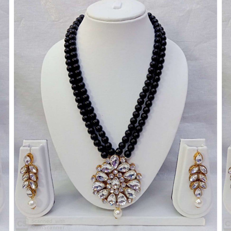 Noor-e-Safa Pearl Set