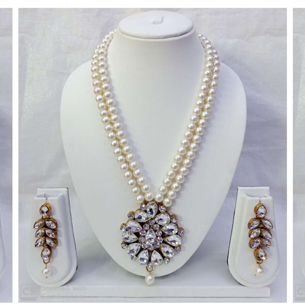 Noor-e-Safa Pearl Set