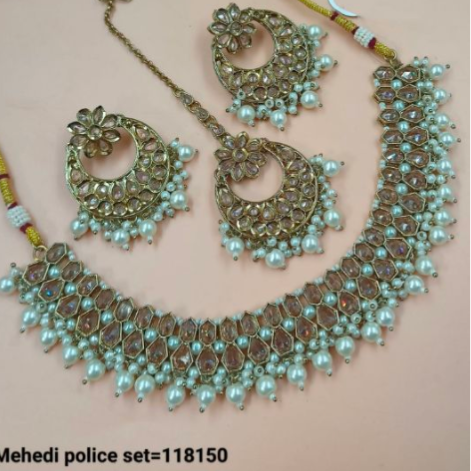 Royal Cluster Choker Set